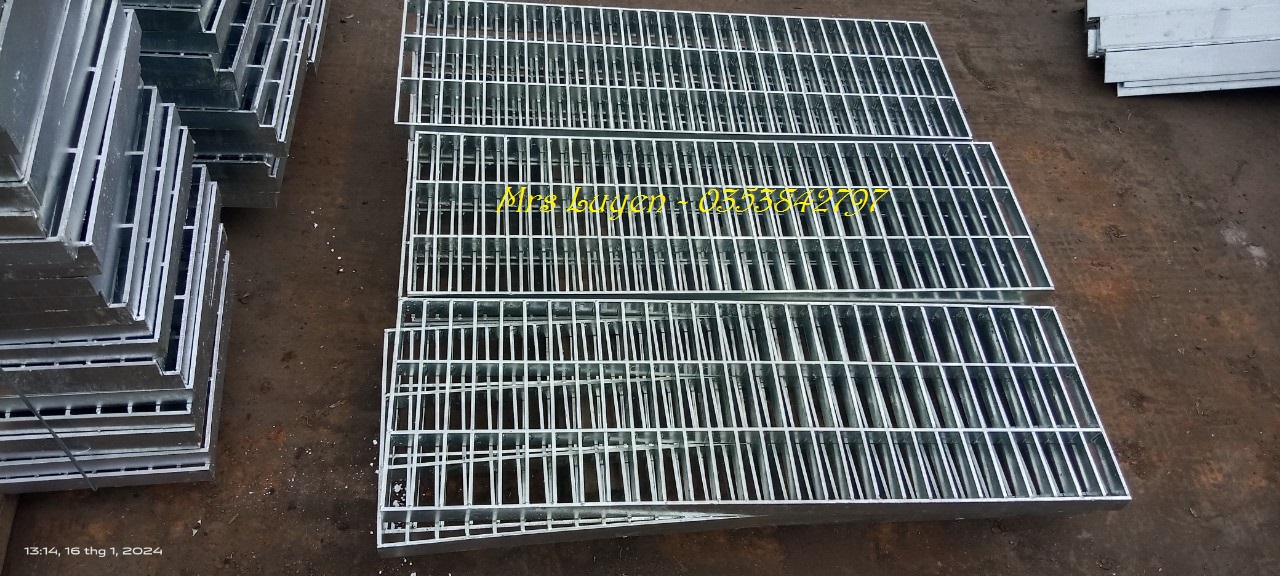 tấm sàn thoát nước bằng thép mạ kẽm nhúng nóng